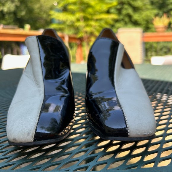 John Fluevog Gilda heels - matte white, patent black - size 6.5 made in Portugal - Picture 4 of 9
